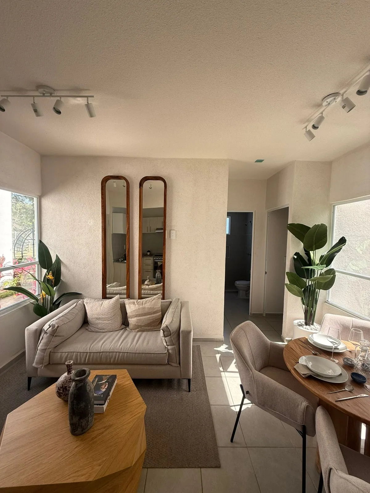 Interior del modelo de 2 recámaras de Turquesas