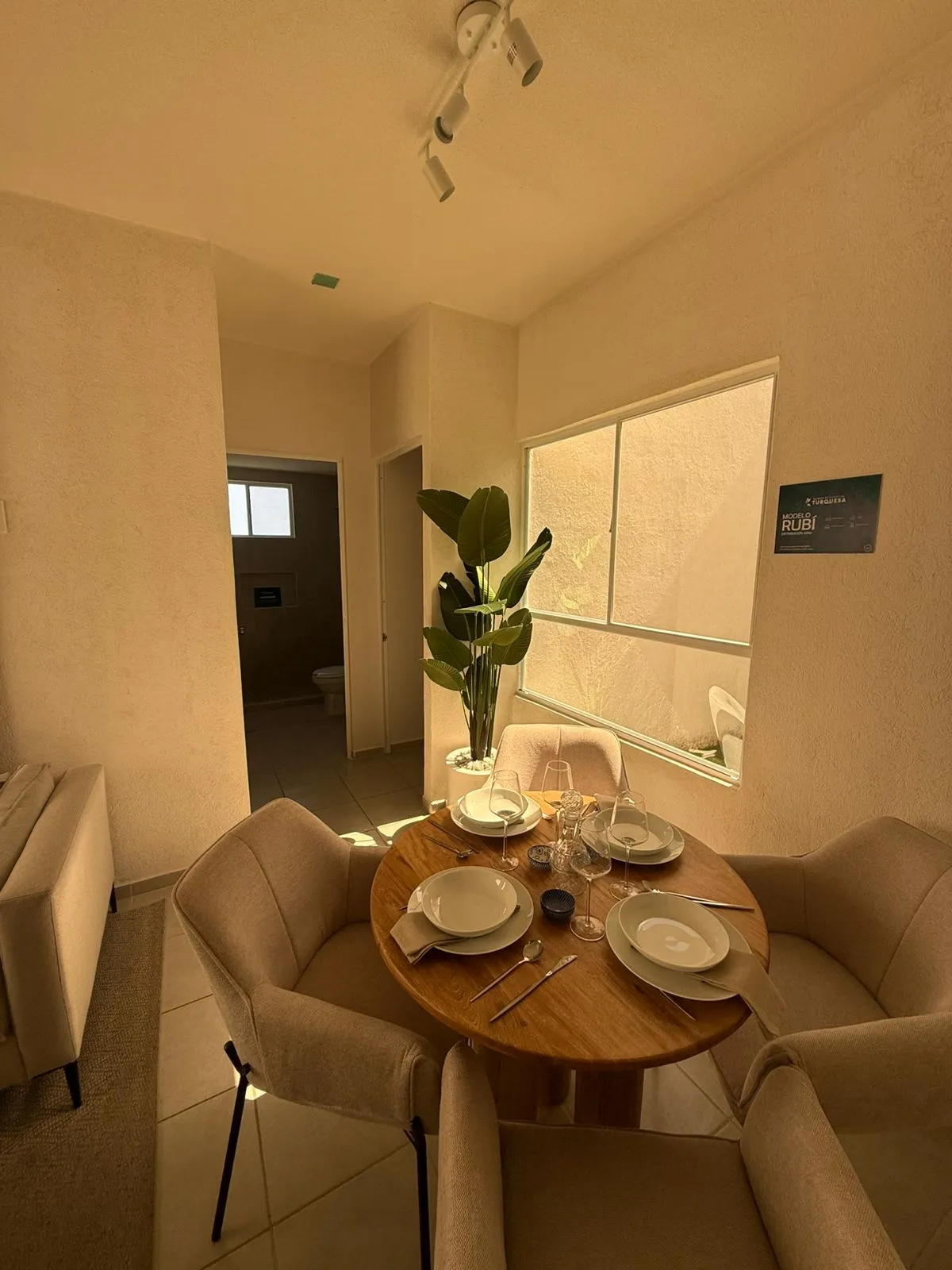 Interior del modelo de 2 recámaras de Turquesas