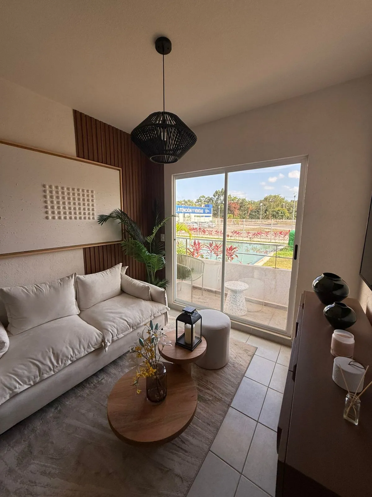Interior del modelo de 3 recámaras de Turquesas